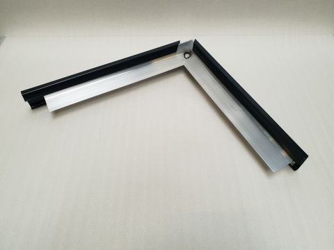 ALU RIVE DE TOIT CLIPS ELEVATE COUVRE-JOINT NOIR STRUCTURE RAL 9005 COIN EXTÉRIEUR EUR/PC (COMPOSÉ D'UNE PIÈCE GAUCHE ET DROITE)